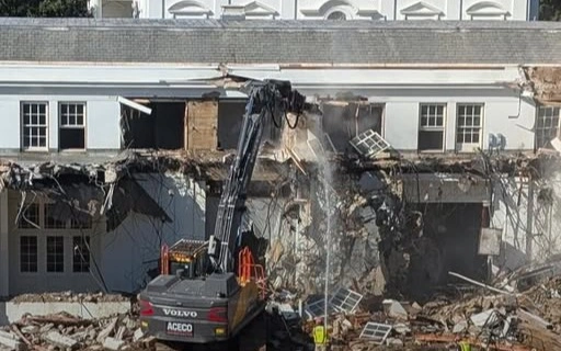 Трамп начал строительство бального зала в Белом доме