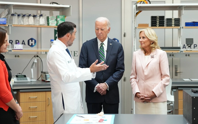 Байден завершил курс лечения рака предстательной железы