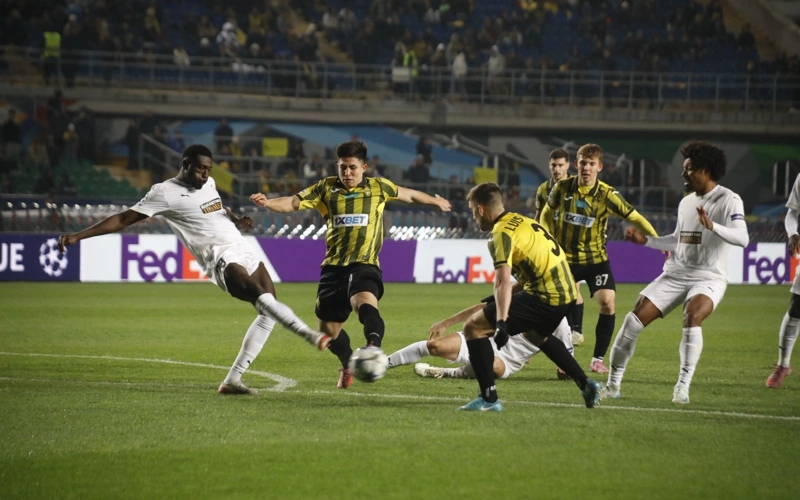 "Кайрат" и "Пафос"