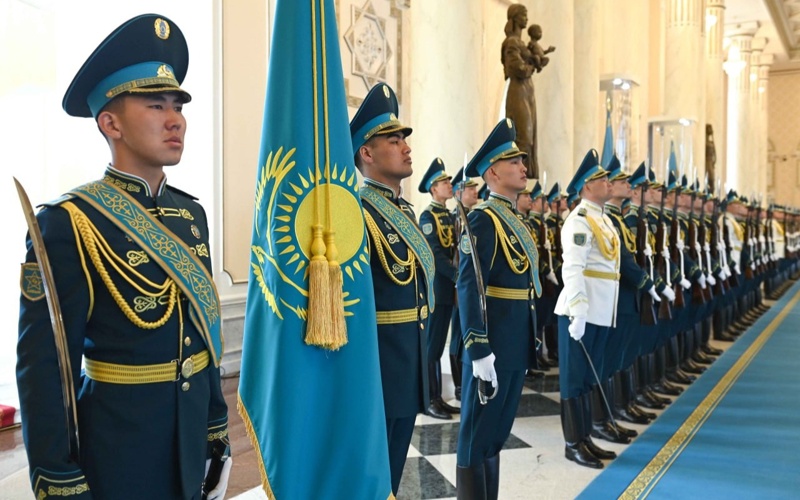 Қасым-Жомарт Тоқаев Әзербайжан Президентін Ақордада қарсы алды Қасым-Жомарт Тоқаев Әзербайжан Президентін Ақордада қарсы алды