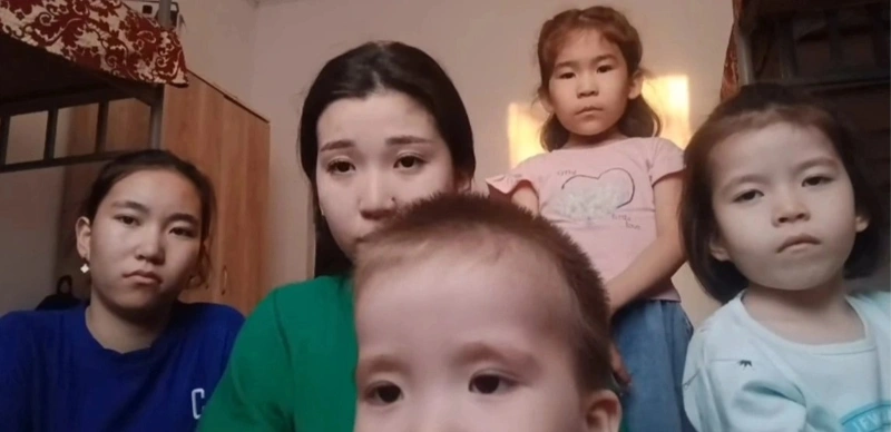 Дети просят защитить свою мать: многодетной семье из Актобе предоставят жилье