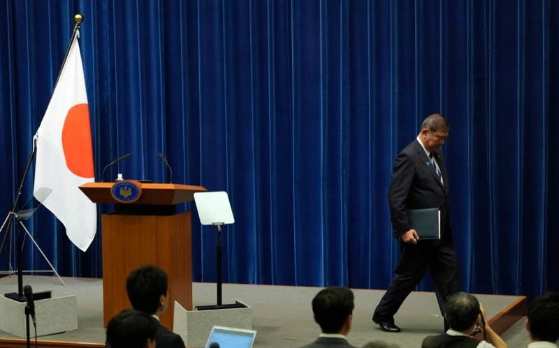 Правительство Японии ушло в отставку