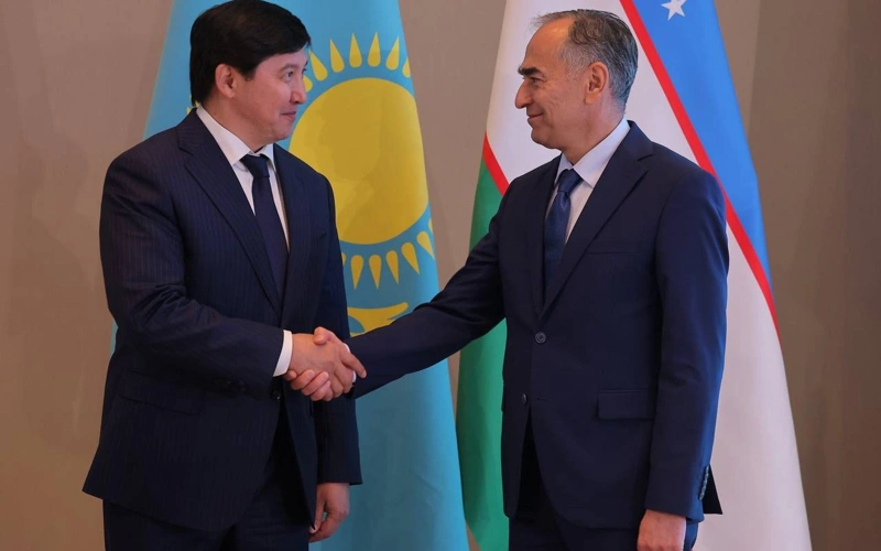 Qazaqstan men Ózbekstan kásipkerlerlik baılanystardy nyǵaıtady