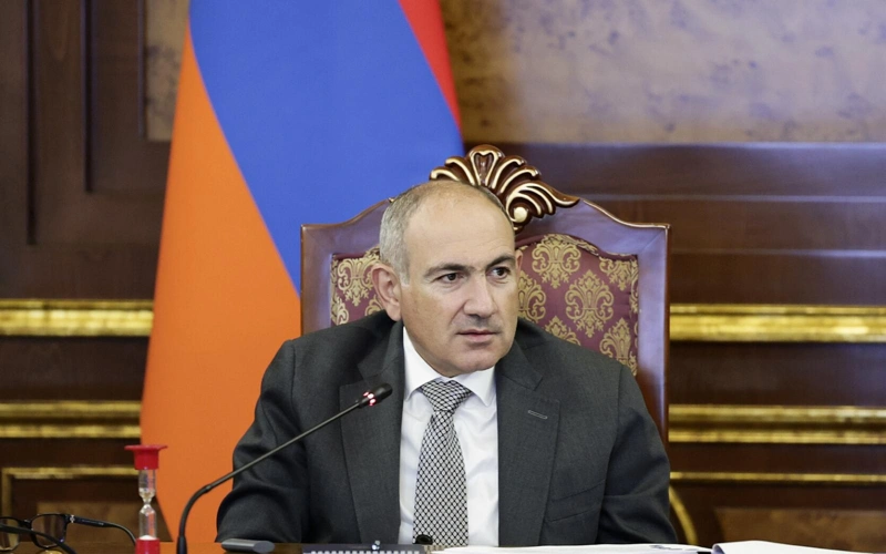 Пашинян поблагодарил Токаева за помощь в урегулировании транзитного вопроса с Азербайджаном