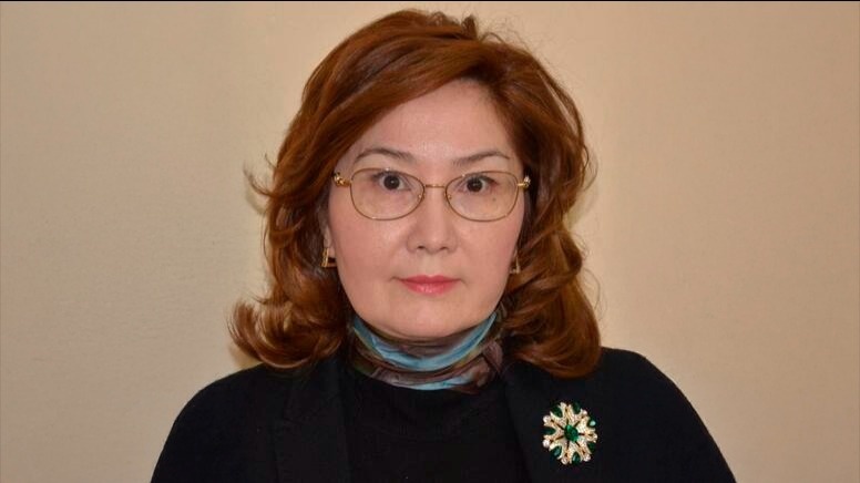 Бір қыз бар орманда көптеген ер адамдар бар