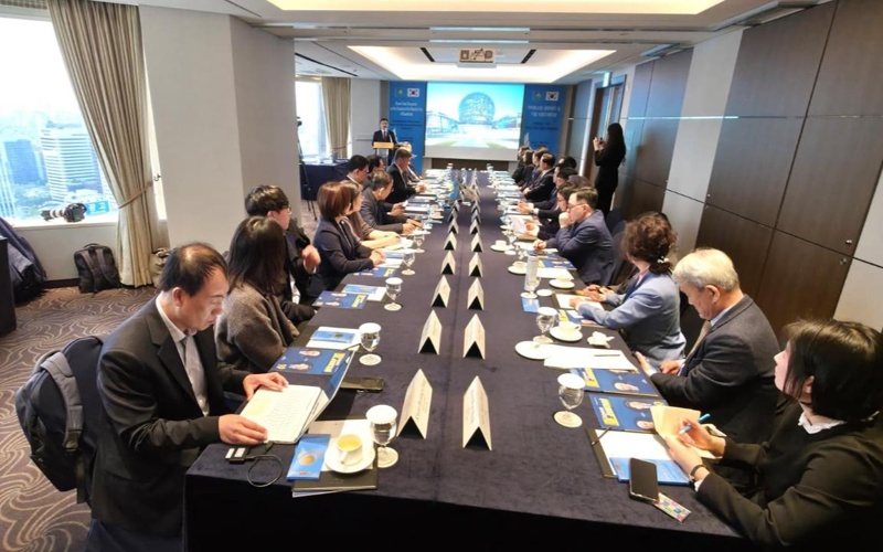 Kazakhstan's Republic Day roundtable held in Seoul Kazakhstan's Republic Day roundtable held in Seoul