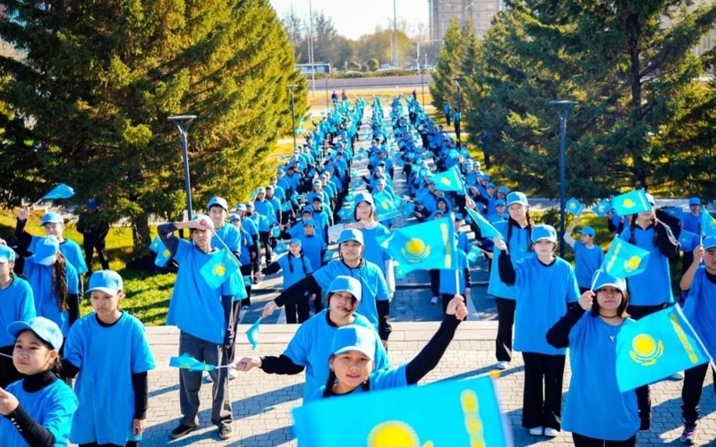 Астанада республика күніне орай 1500-ден астам оқушы «Атамекен» әнін орындады