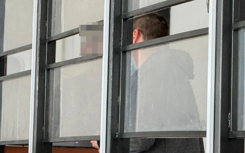 Жаттығу залындағы жалаңаш жігіттер видео Смотреть онлайн: Әйелі күйеуінің көзінше кастингте трахает