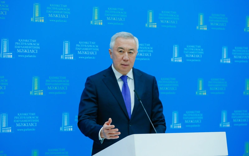 министр национальной экономики 