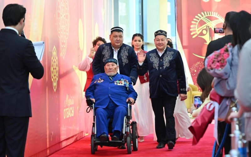 «Mereıli otbasy – 2025»: Astanada elimizdiń 20 úlgili otbasy marapattaldy «Mereıli otbasy – 2025»: Astanada elimizdiń 20 úlgili otbasy marapattaldy