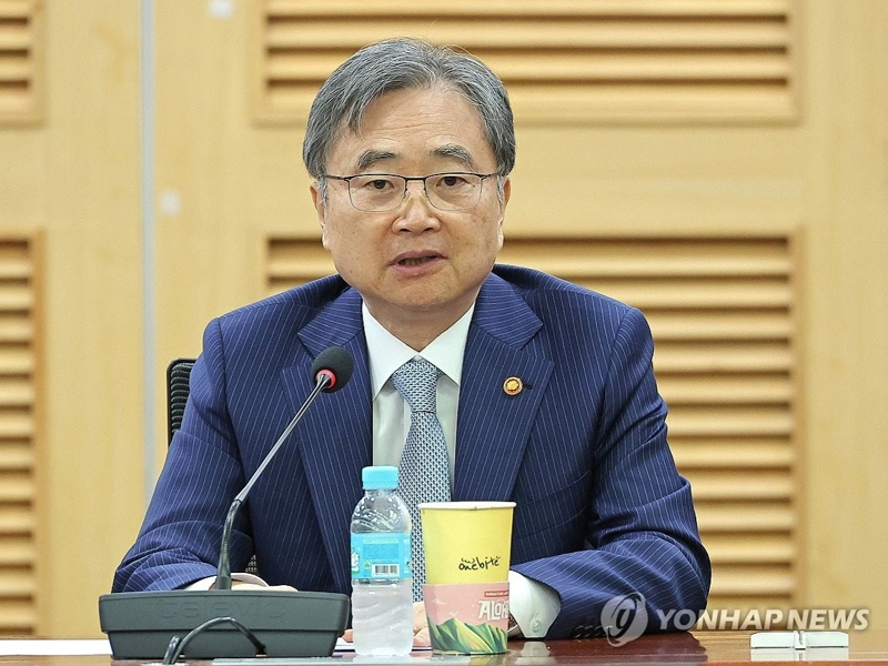 S. Korea to soon begin talks with U.S. on revising nuclear energy pact: FM Cho