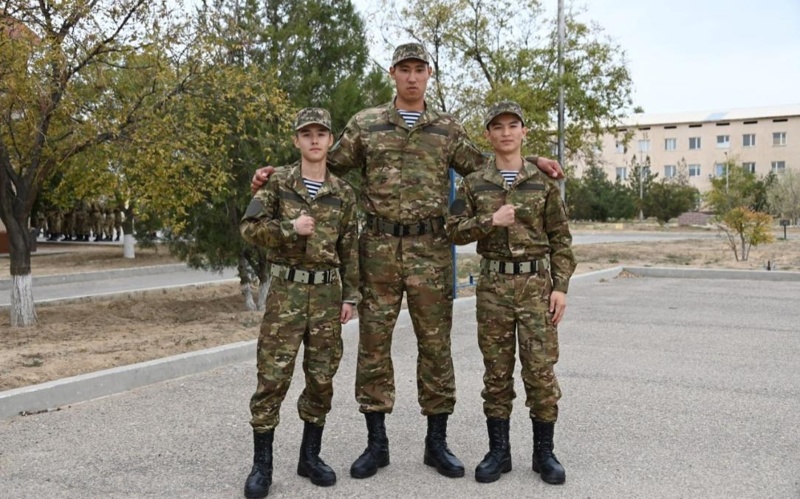 Қазақстан Қарулы күштері тарихындағы ең бойшаң сарбаз теңіз жаяу әскерлерінде қызмет етеді