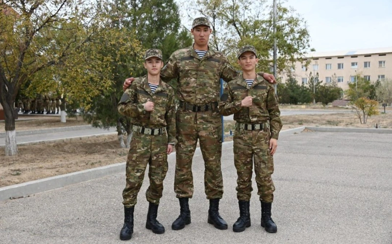 Самый высокий солдат Казахстана служит в морской пехоте