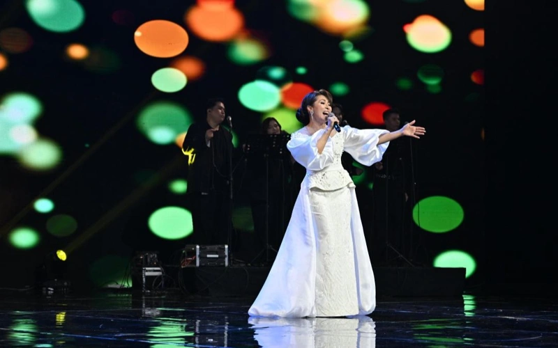 Tolqyn Zabırova