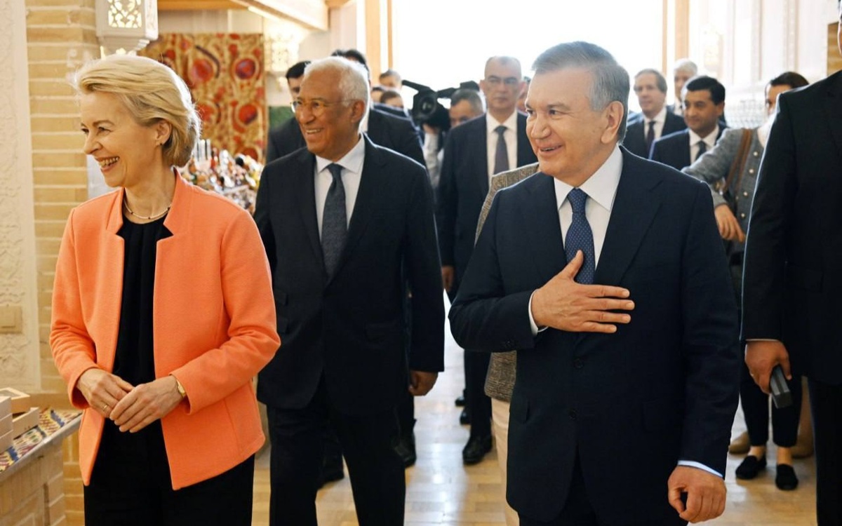 Pussy Riot мүшелерінің қатысуымен порно видео Осман империясындағы порно