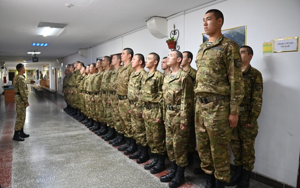 Жалаңаш неміс порно фото Есектегі гейлер армиясы