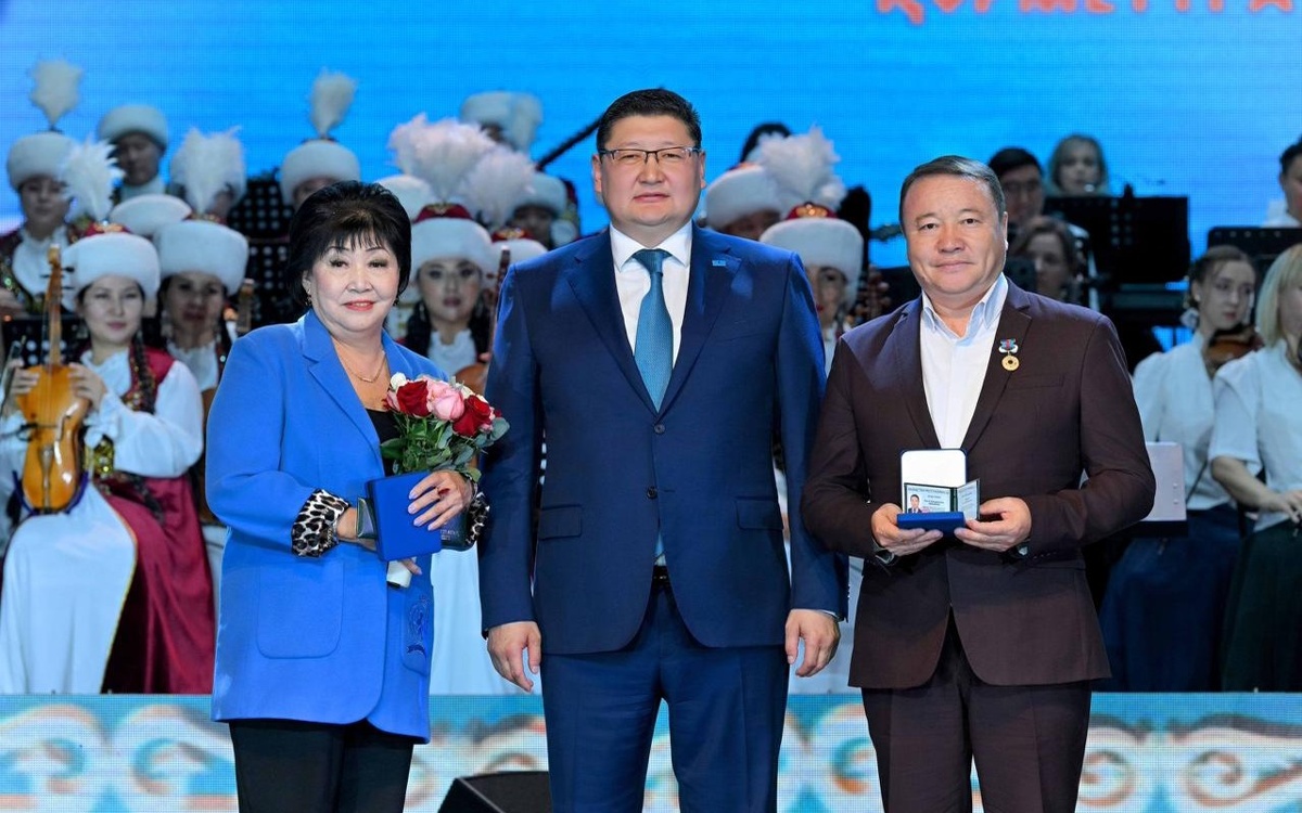 Арбалары бар аналардың етегіндегі фотосуреттер