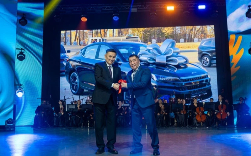 В Восточном Казахстане наградили лучших жителей региона в честь Дня Республики