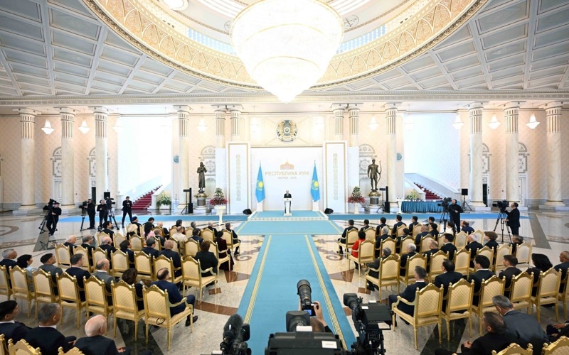 Мемлекет басшысы Қасым-Жомарт Тоқаевтың Республика күніне арналған салтанатты жиында сөйлеген сөзі Мемлекет басшысы Қасым-Жомарт Тоқаевтың Республика күніне арналған салтанатты жиында сөйлеген сөзі