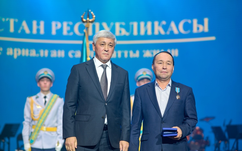 Высокая оценка труда: сотрудники Qarmet получили государственные награды кармет