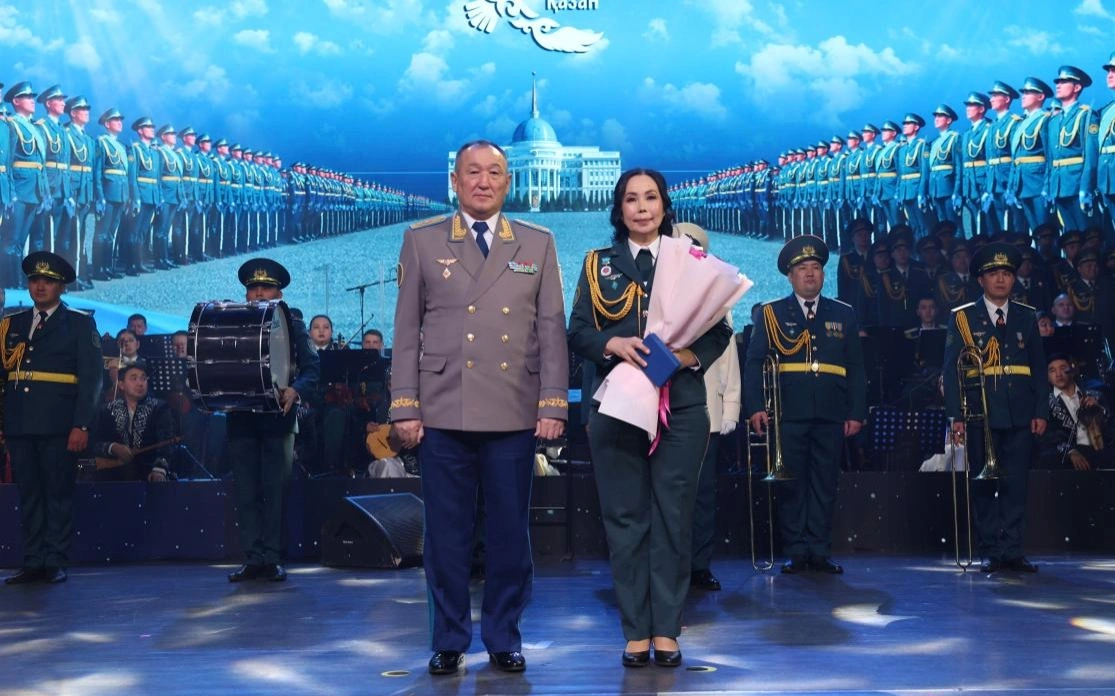 Қыз менің ішімде айқайлайды