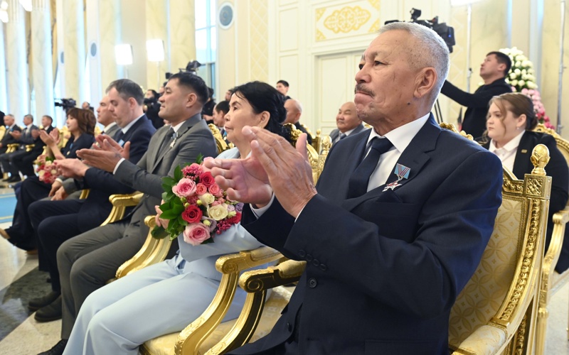 Мемлекет басшысы Қасым-Жомарт Тоқаевтың Республика күніне арналған салтанатты жиында сөйлеген сөзі Мемлекет басшысы Қасым-Жомарт Тоқаевтың Республика күніне арналған салтанатты жиында сөйлеген сөзі
