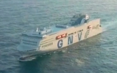 China launches 1st homemade dual-fuel ship