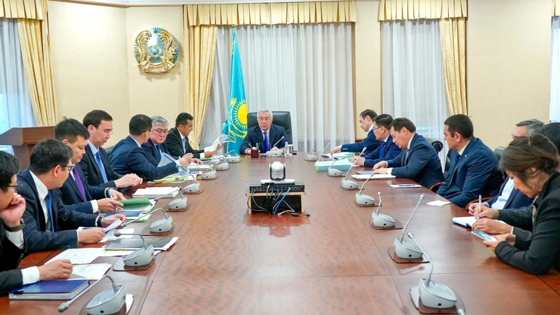 Úkimette «Báıterek» holdıngi jańa qurylymynyń jobasy qaraldy