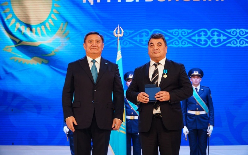 50-den astam aqmolalyq memlekettik nagradamen marapattaldy. 50-den astam aqmolalyq memlekettik nagradamen marapattaldy.