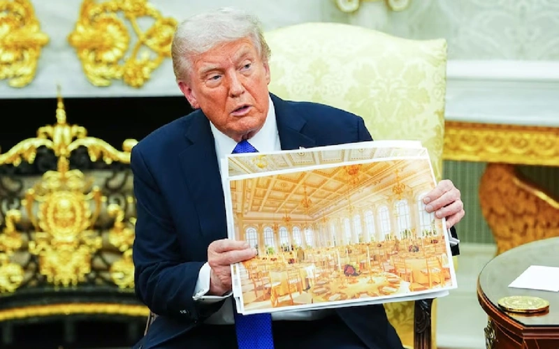 Трамп может присвоить свое имя новому бальному залу Белого дома