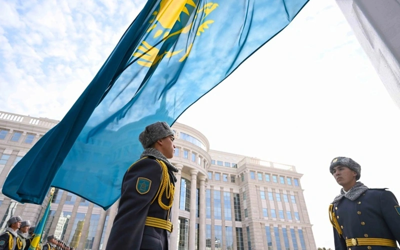 Давлат байроғини кўтариш