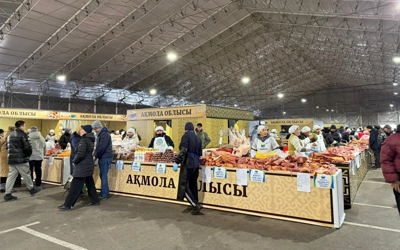 Барлық саңылауларда үлкен әтештермен қатты секс Хана Харуна порно