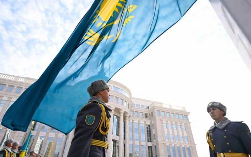 President takes part in State Flag raising ceremony