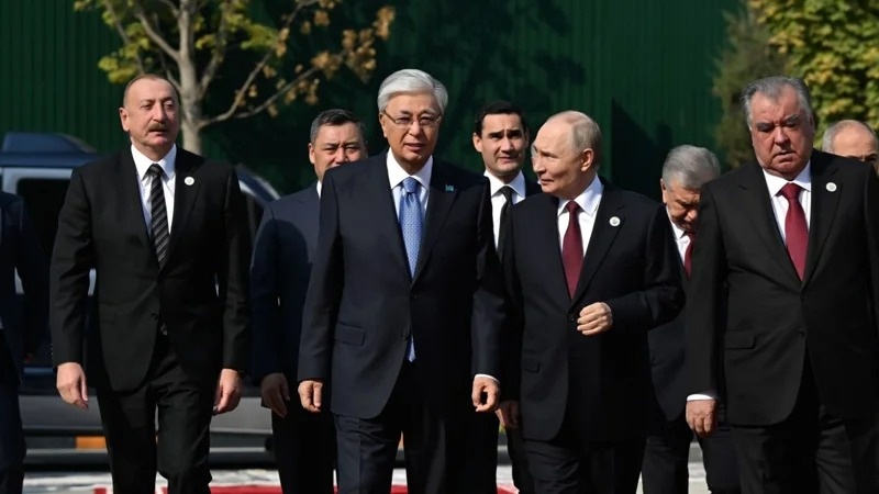 Тоқаев Душанбеда Путин билан учрашди