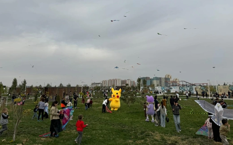 Небо, радость и единство: Шымкент отметил праздник в ярких красках