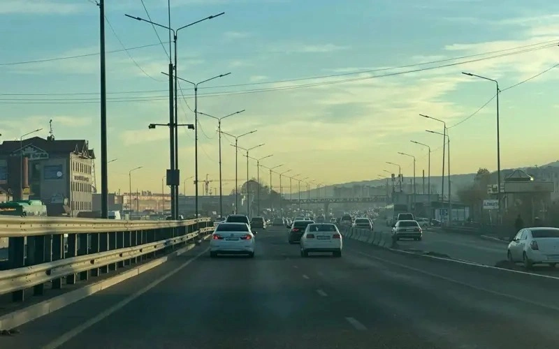 Алматы облысында жарты сағатта жолды ашуға мүмкіндік беретін асфальт төселді