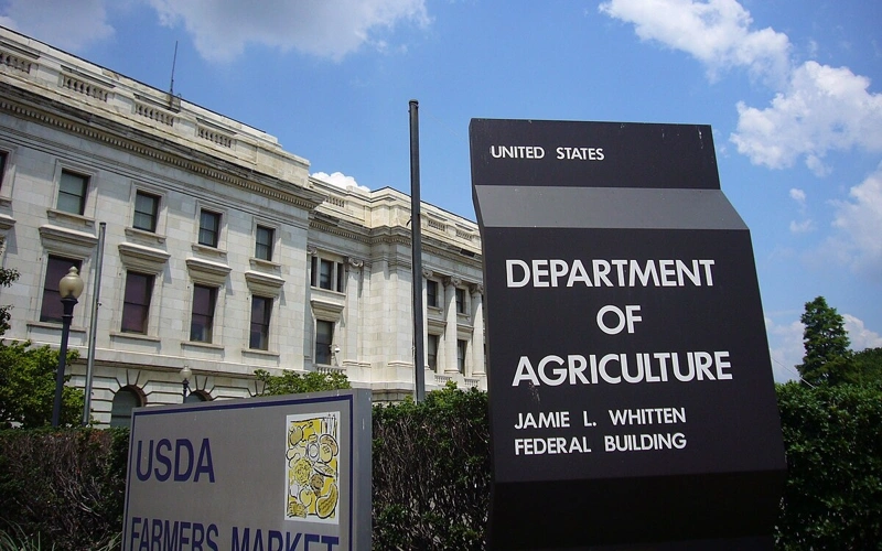 Минсельхоз США приостановит помощь для 42 млн американцев из-за шатдауна