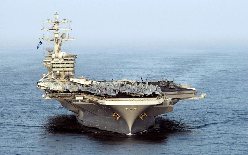 Южно-Китайском море потерпели крушение военный вертолет и истребитель США