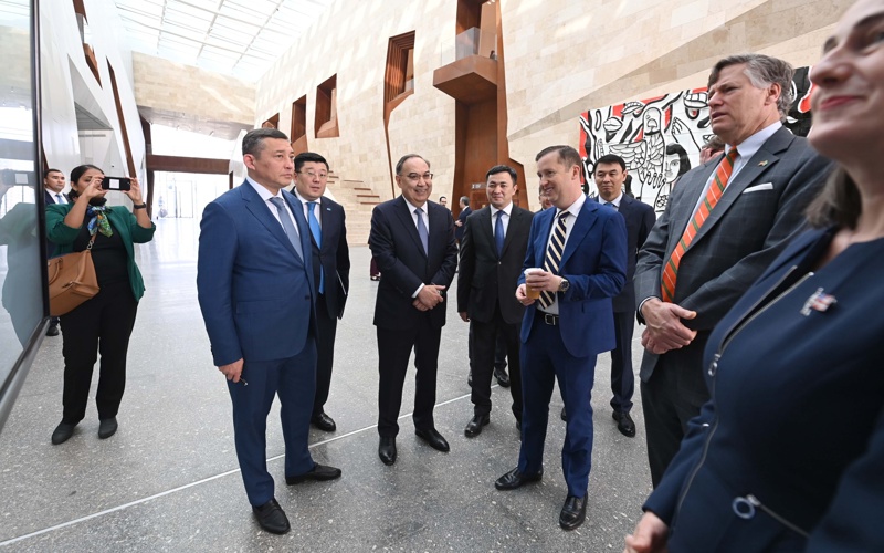 АҚШ Президентінің Оңтүстік және Орталық Азия бойынша арнайы өкілі Серджио Гор мен АҚШ Мемлекеттік хатшысының орынбасары Кристофер Ландау Алматыға келді АҚШ Президентінің Оңтүстік және Орталық Азия бойынша арнайы өкілі Серджио Гор мен АҚШ Мемлекеттік хатшысының орынбасары Кристофер Ландау Алматыға келді