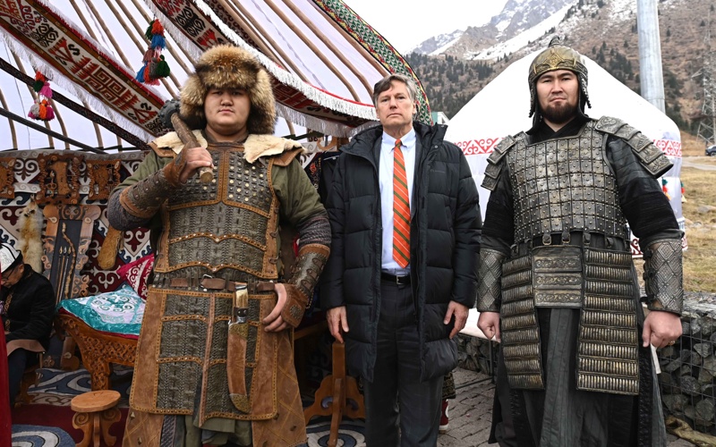 АҚШ Президентінің Оңтүстік және Орталық Азия бойынша арнайы өкілі Серджио Гор мен АҚШ Мемлекеттік хатшысының орынбасары Кристофер Ландау Алматыға келді АҚШ Президентінің Оңтүстік және Орталық Азия бойынша арнайы өкілі Серджио Гор мен АҚШ Мемлекеттік хатшысының орынбасары Кристофер Ландау Алматыға келді