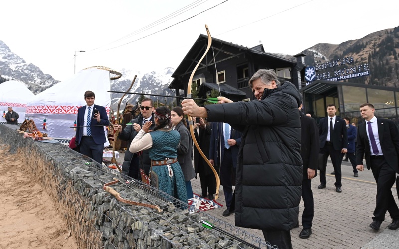 АҚШ Президентінің Оңтүстік және Орталық Азия бойынша арнайы өкілі Серджио Гор мен АҚШ Мемлекеттік хатшысының орынбасары Кристофер Ландау Алматыға келді АҚШ Президентінің Оңтүстік және Орталық Азия бойынша арнайы өкілі Серджио Гор мен АҚШ Мемлекеттік хатшысының орынбасары Кристофер Ландау Алматыға келді