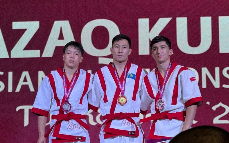 Qazaq kúresinen ACh: Alǵashqy jarys kúni el qorjynyna 6 altyn medal tústi