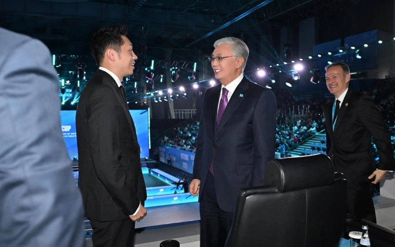 Kassym-Jomart Tokayev meets with stars and legends of world table tennis
