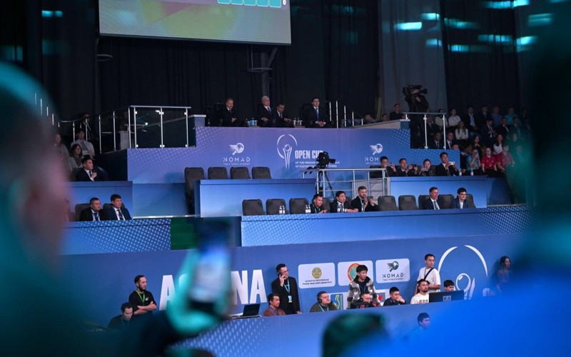 Касым-Жомарт Токаев встретился со звездами и легендами мирового настольного тенниса р