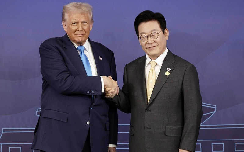 Президент Южной Кореи Ли Чжэ Мён и президент США Дональд Трамп