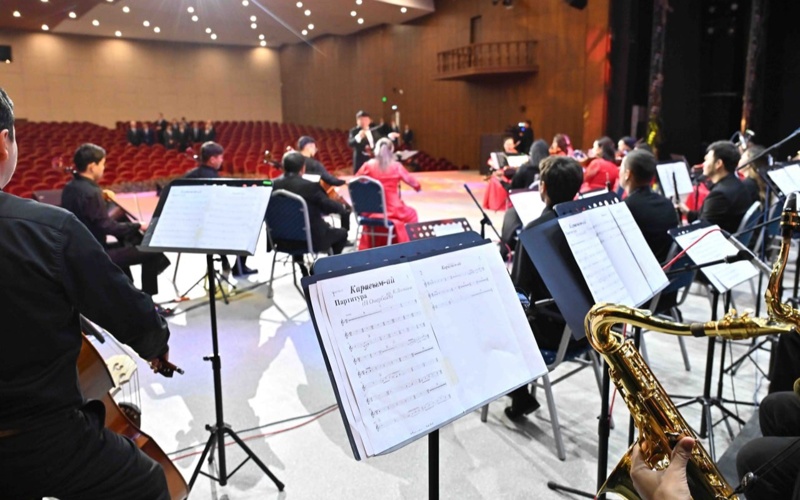 Президент Қызылорда облысындағы Өнер орталығын көрді  Президент Қызылорда облысындағы Өнер орталығын көрді