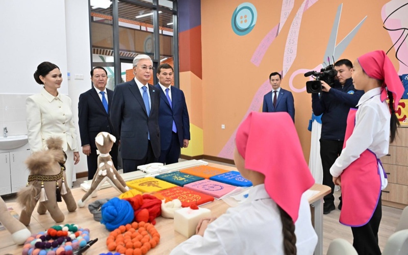 President surveys Syr Zhuldyzdary creative and innovative academy President surveys Syr Zhuldyzdary creative and innovative academy