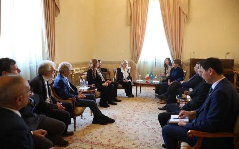 culture President Tokayev awards highest state title to opera singer Maria Mudryak