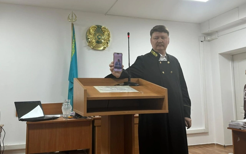 Суд над «Казахским Робин Гудом»: просмотр видео вызвал перепалку