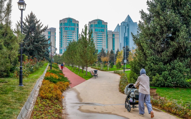 Алматыда Президент резиденциясы орнындағы жаңа саябақ қалай түрленді